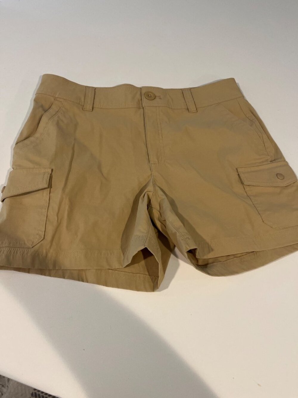 Eddie Bauer Womens Size 8 Khaki Cargo Shorts With Snap Pockets Lightweight Summe